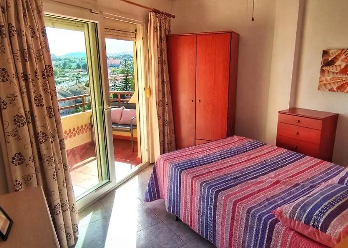 Apartamento Con Vistas Al Mar En Puerto Marina Appartement